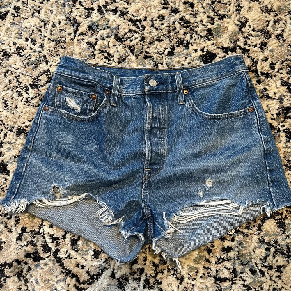 Levis 501 distressed Denim Women's Shorts